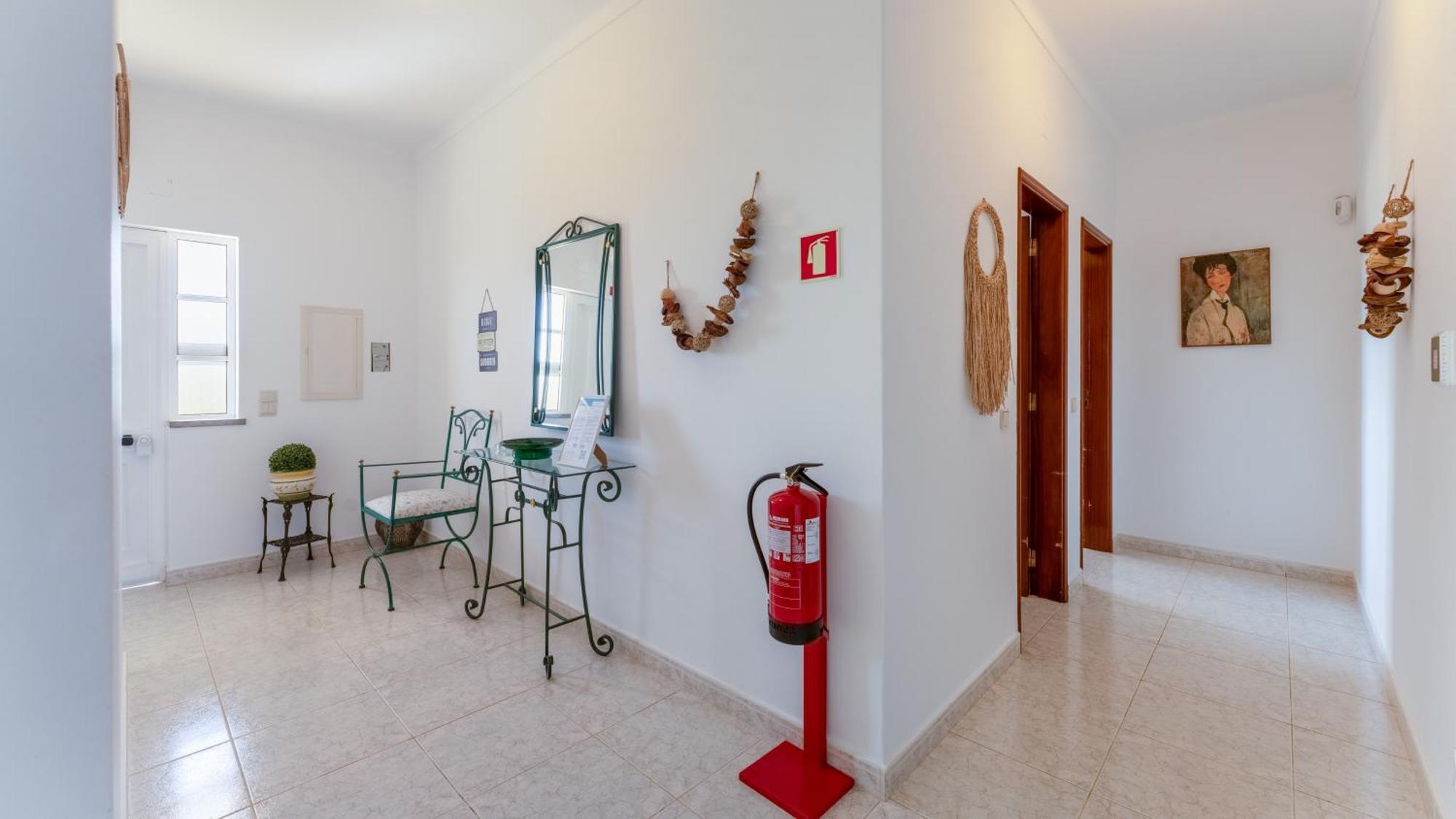 Sunny & Calm 4 Bdr House W/ Pool By Lovelystay Santo Estevao  Exteriér fotografie