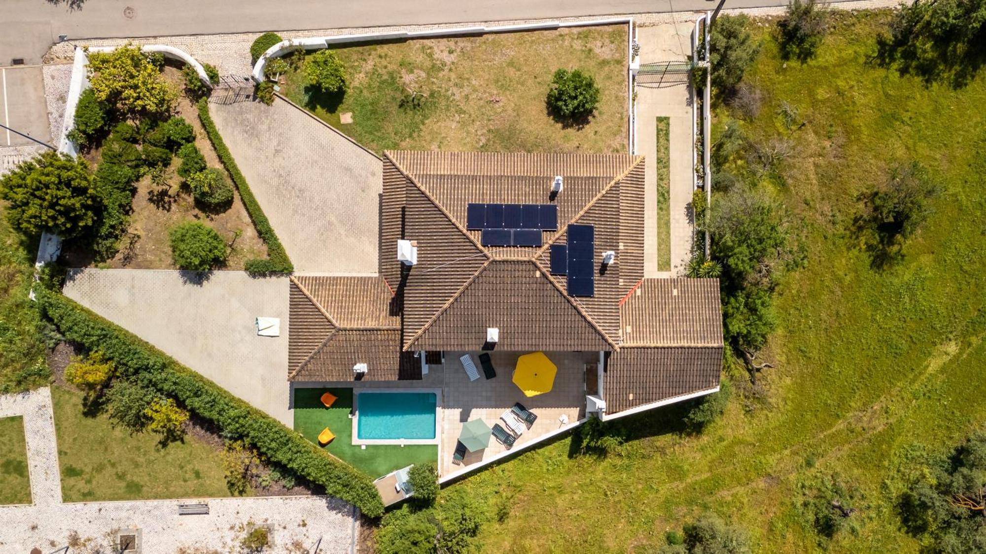 Sunny & Calm 4 Bdr House W/ Pool By Lovelystay Santo Estevao  Exteriér fotografie